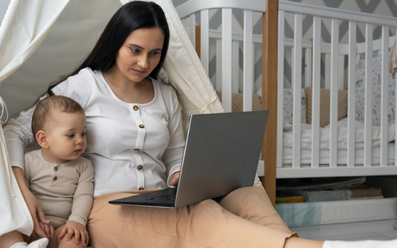 Çalışan Anneler İçin Bebek Bakımı: Zamanı Verimli Kullanma Yöntemleri