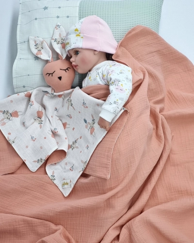 Tavşan Desenli Müslin Bürümcük Çift Katlı Bebek Battaniye ve Uyku Arkadaşı Seti